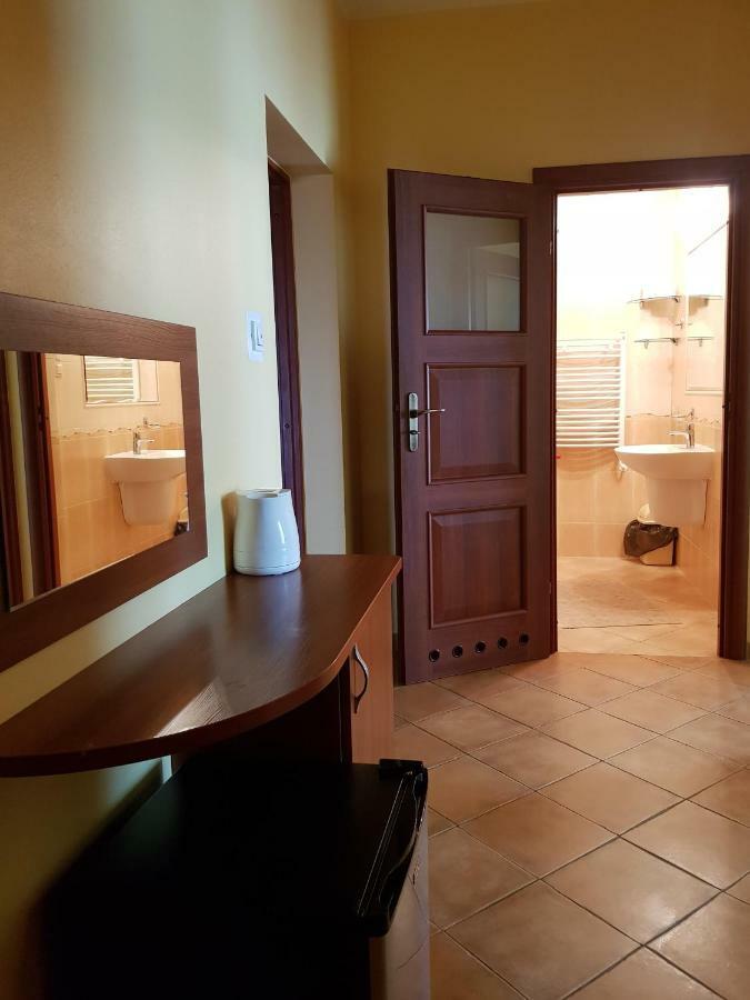 Posejdon Bed & Breakfast อุสตรอเนียมอร์สเกีย ภายนอก รูปภาพ