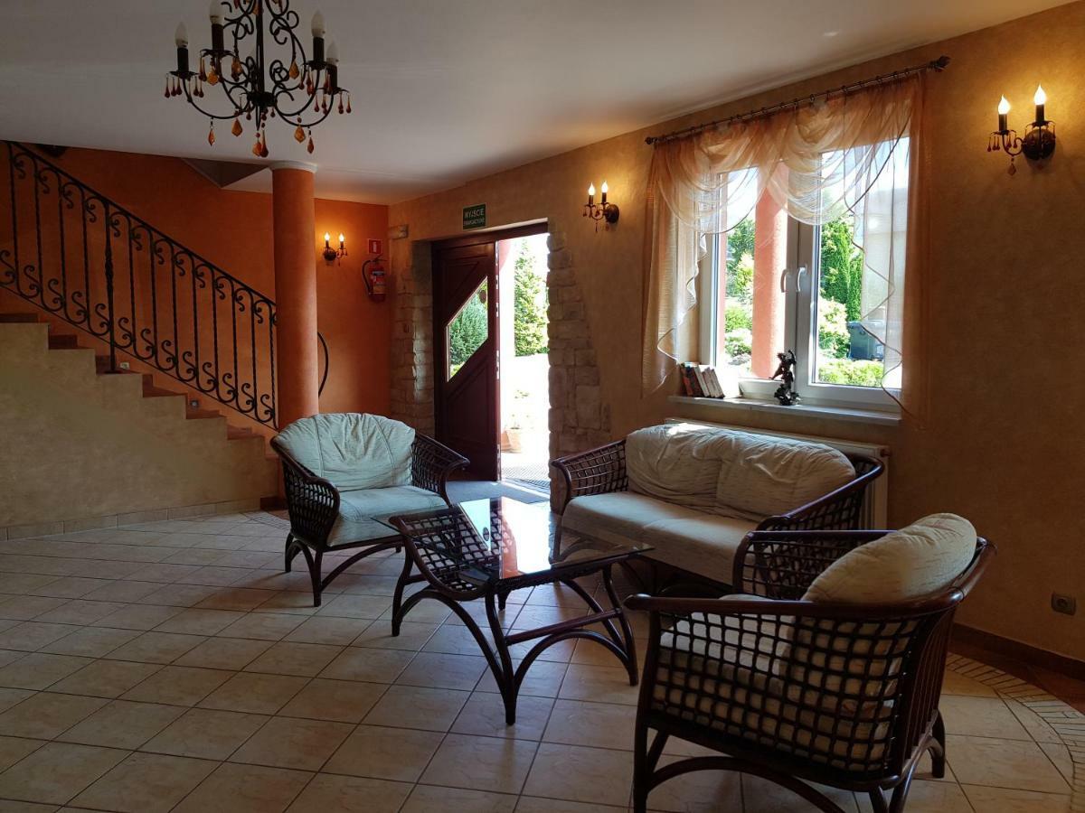 Posejdon Bed & Breakfast อุสตรอเนียมอร์สเกีย ภายนอก รูปภาพ