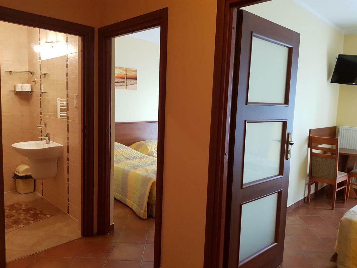 Posejdon Bed & Breakfast อุสตรอเนียมอร์สเกีย ภายนอก รูปภาพ