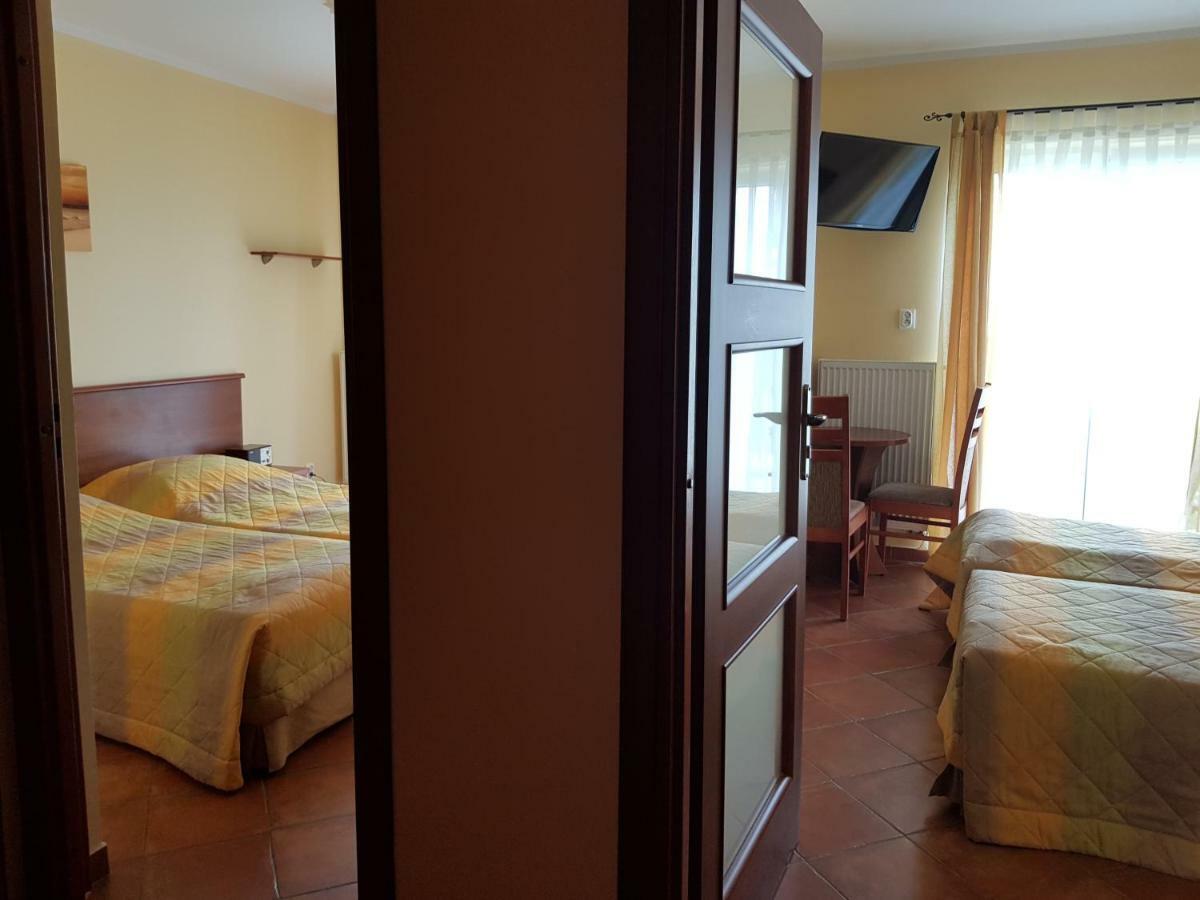 Posejdon Bed & Breakfast อุสตรอเนียมอร์สเกีย ภายนอก รูปภาพ